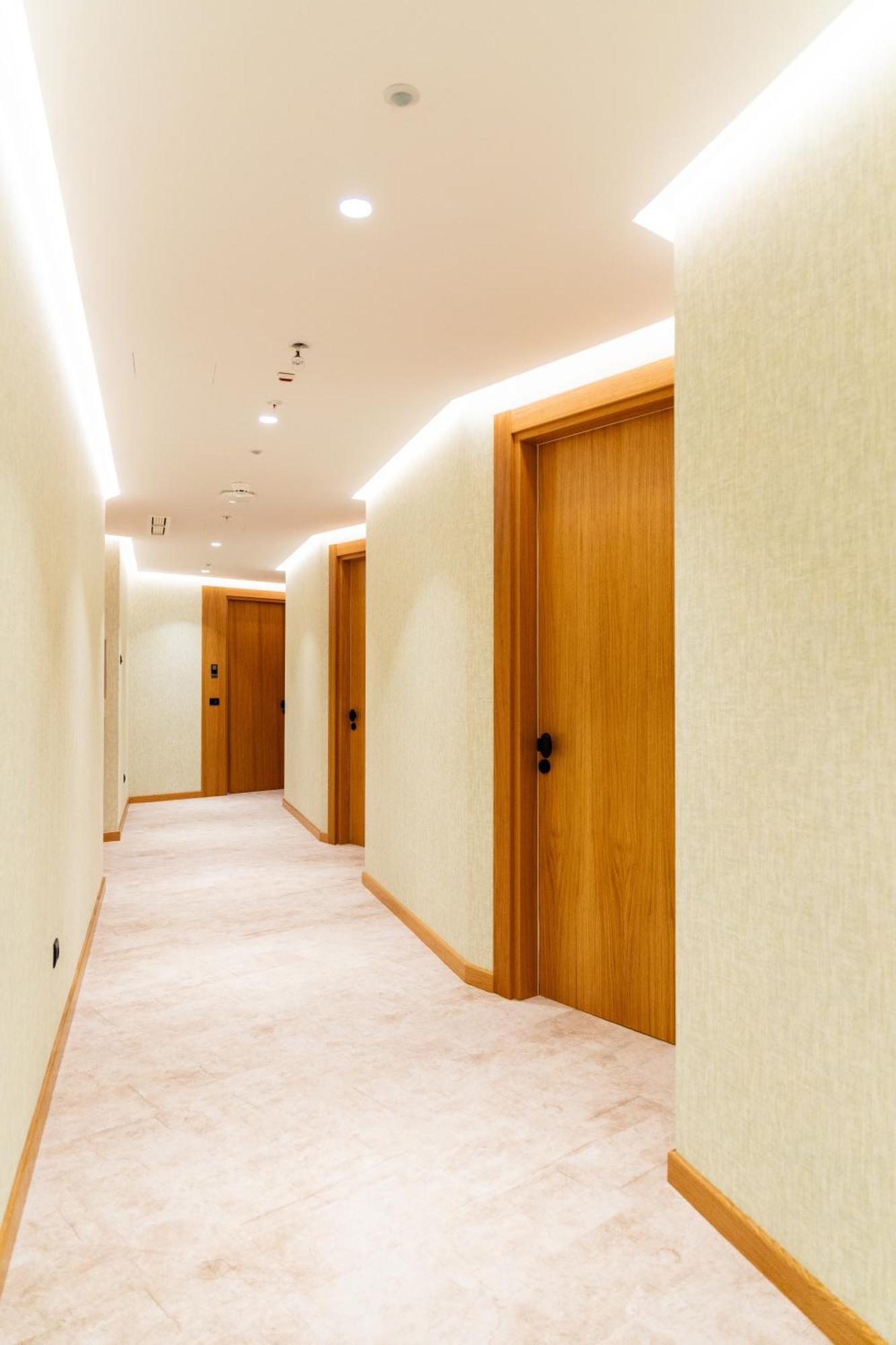 Hotel Ponta Plaza Conference & Spa Budva Exterior photo